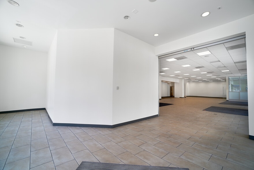 More Photos Of 108 W 3rd St, Long Beach Restaurant For Lease