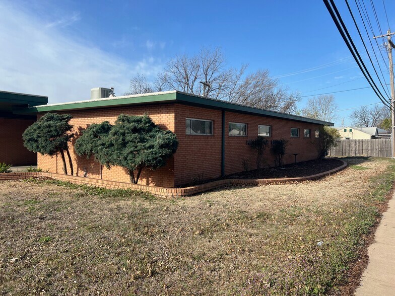More Photos Of 900 E Hartford Ave, Ponca City Medical For Lease