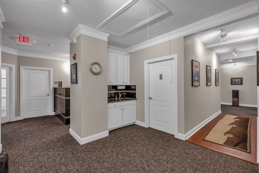 More Photos Of 3104 Creekside Village Dr NW, Kennesaw Loft Creative Space For Sale