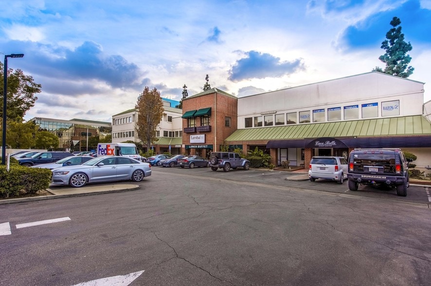 More Photos Of 50 S Anaheim Blvd, Anaheim Office For Lease