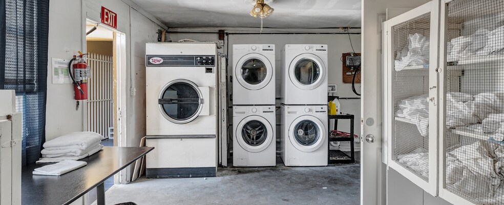 More Photos Of 640 S Ridgewood Ave, Daytona Beach Hotel For Sale