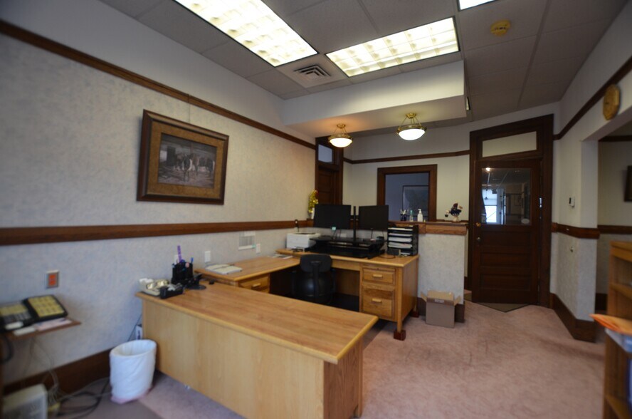 More Photos Of 4 S Idaho St, Dillon Office For Sale