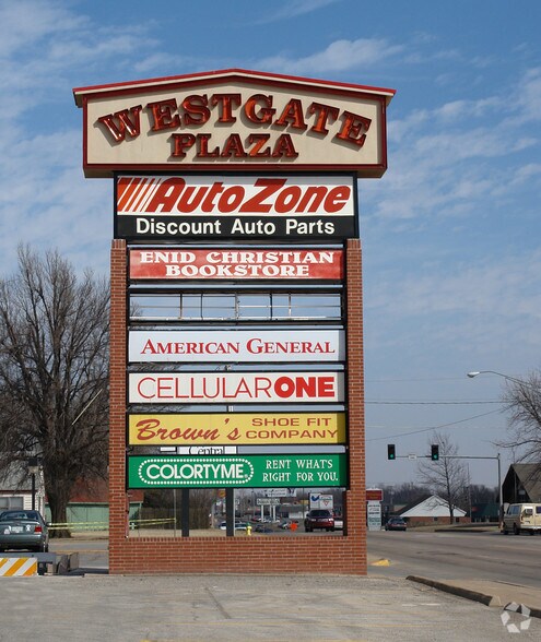 More Photos Of 2310-2320 W Owen K Garriott Rd, Enid Storefront For Lease