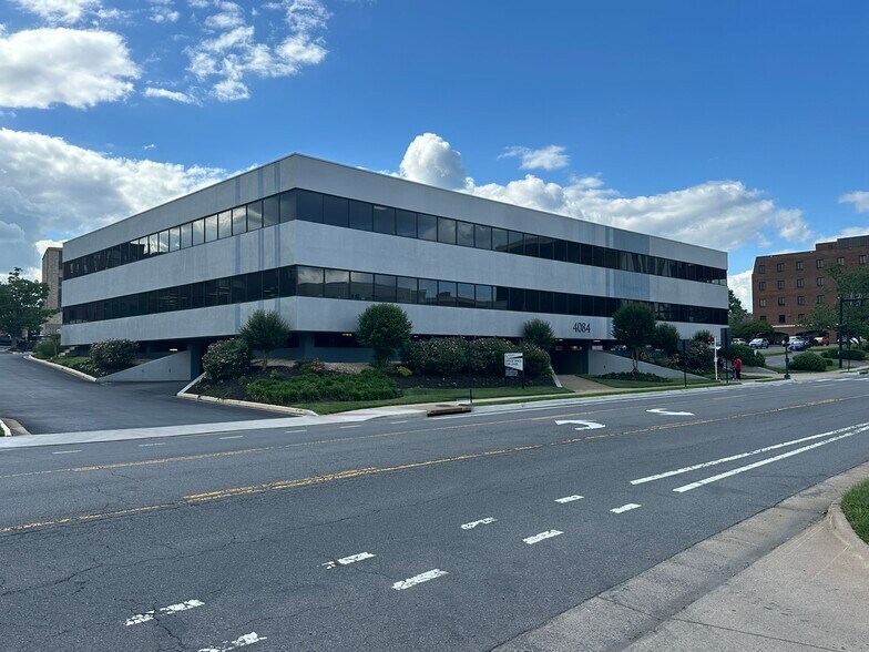 More Photos Of 4084 University Dr, Fairfax Office For Sale