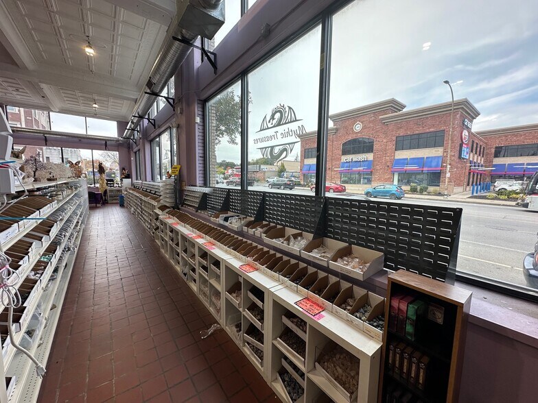 More Photos Of 727 E Main St, Rochester Restaurant For Lease