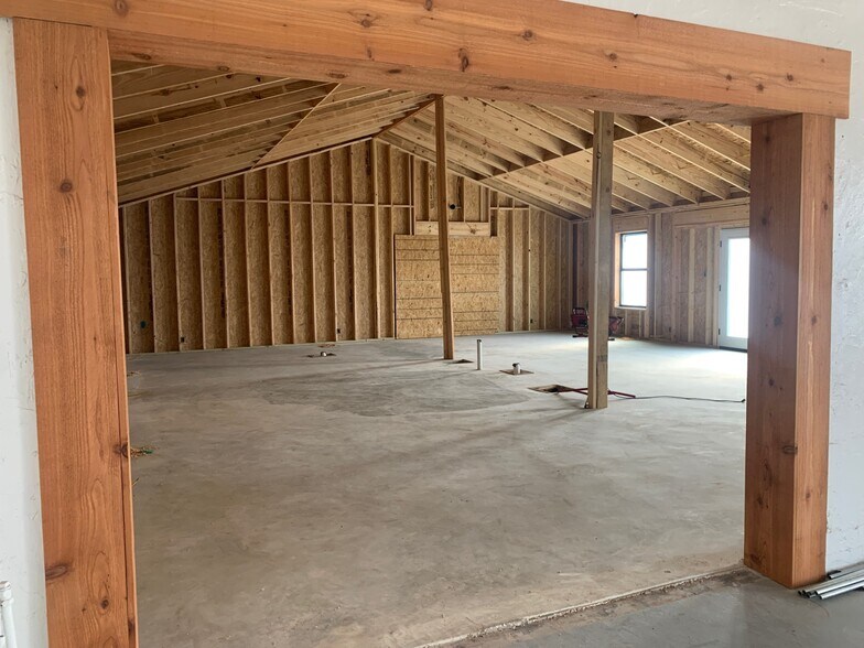 More Photos Of 22214 State Highway 71 W, Spicewood Storefront Retail Office For Lease