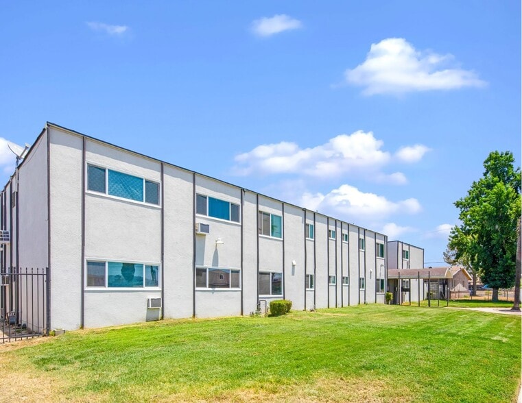 More Photos Of 26674 Ward St, Highland Apartments For Sale
