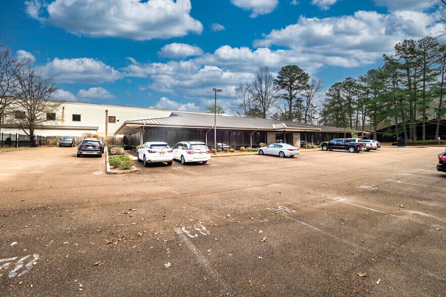 Primary Photo Of 2525 Lakeward Dr, Jackson Medical For Lease