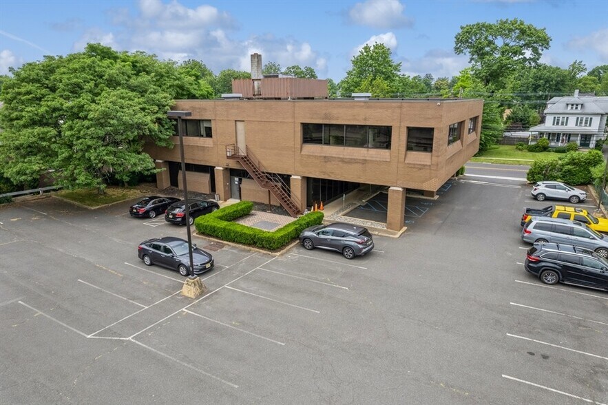 More Photos Of 216 North Ave E, Cranford Office For Sale