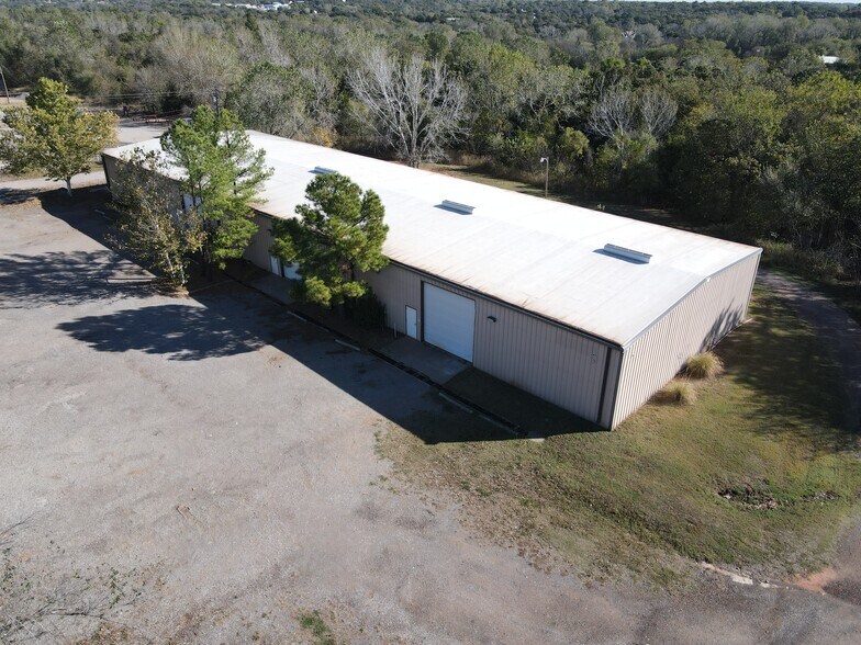 More Photos Of 5608-5608 Industrial Blvd, Edmond Warehouse For Lease