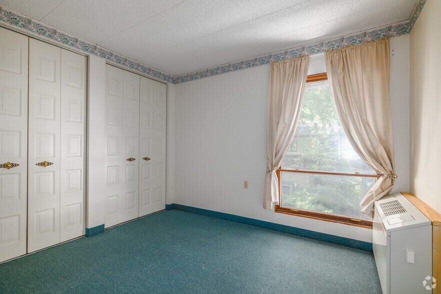 More Photos Of 39 N Portage Path, Akron Shelter For Sale