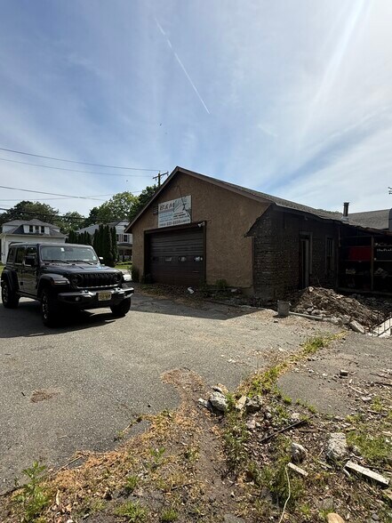 More Photos Of 276 Hamburg Tpke, Riverdale Industrial For Sale