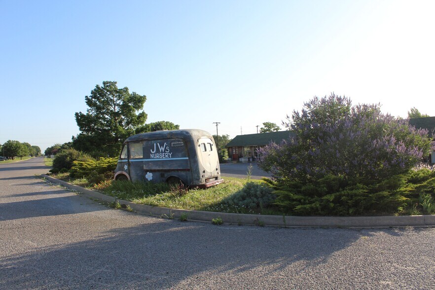 More Photos Of 2224 8th St, Woodward General Retail For Sale