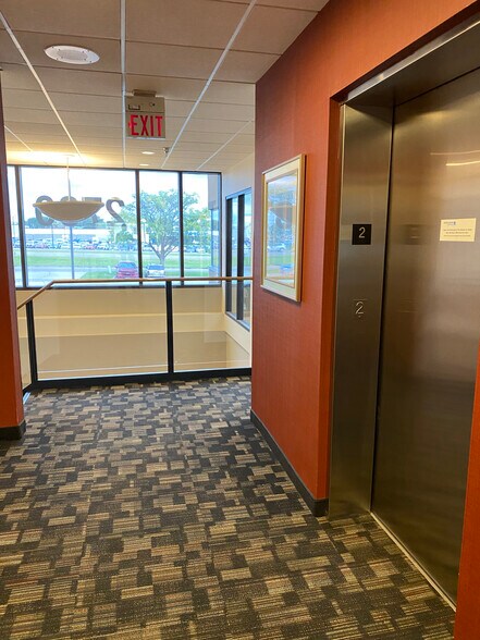 More Photos Of 2780 Snelling Ave N, Roseville Medical For Lease