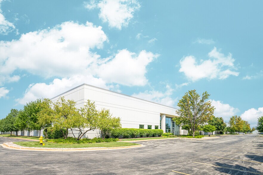 More Photos Of 3540-3630 Amhurst Pky, Waukegan Manufacturing For Lease