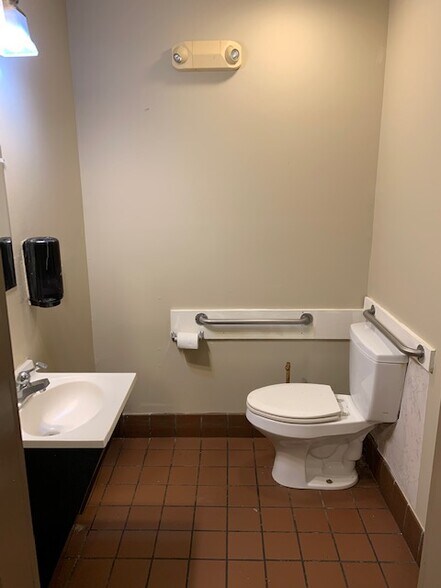 More Photos Of 203 Farrs Bridge Rd, Pickens General Retail For Sale