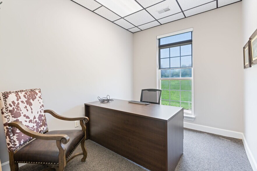 More Photos Of 3240 Office Pointe Pl, Louisville Office For Sale
