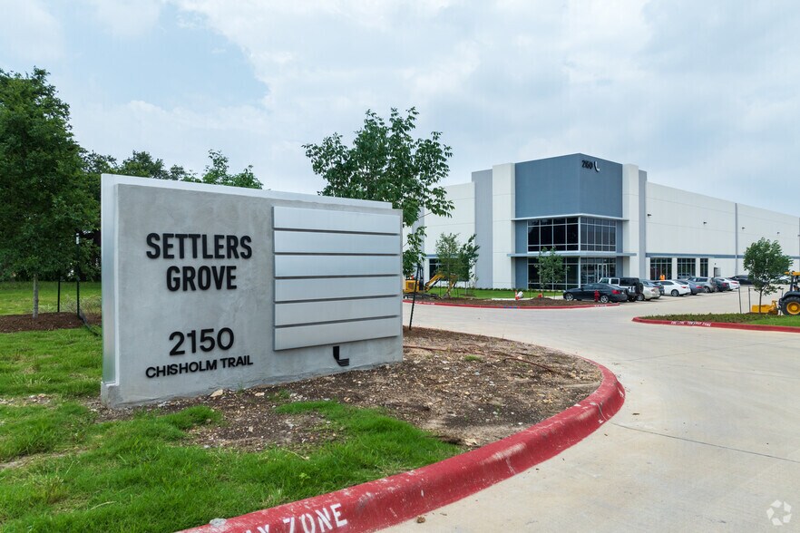 More Photos Of 2150 Chisholm Trail Rd, Round Rock Distribution For Lease