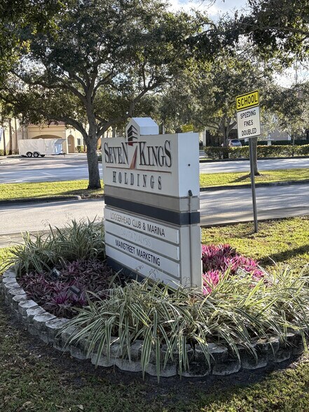 More Photos Of 630 Maplewood Dr, Jupiter Medical For Lease