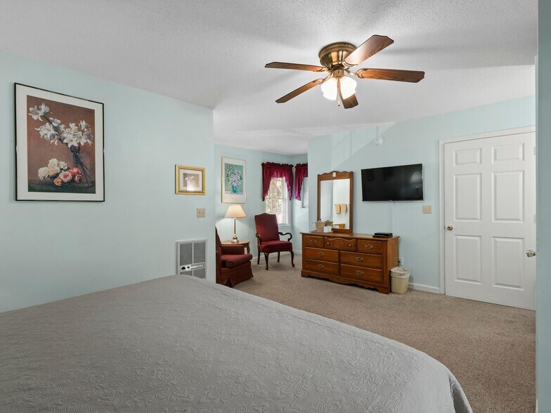 More Photos Of 2474 Soco Rd, Maggie Valley Hotel For Sale