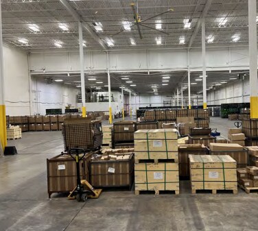 More Photos Of 1045 Hickory St, Pewaukee Warehouse For Lease
