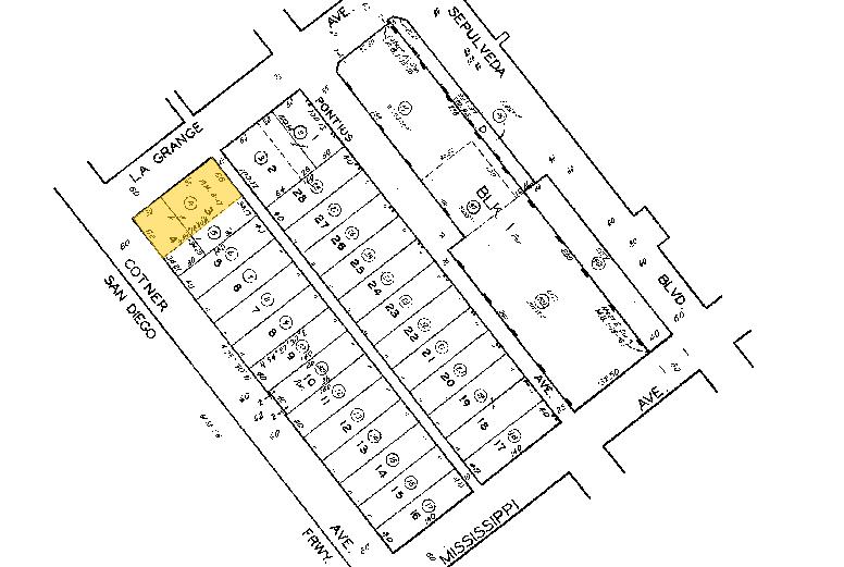 More Photos Of 2000 Cotner Ave, Los Angeles Showroom For Lease