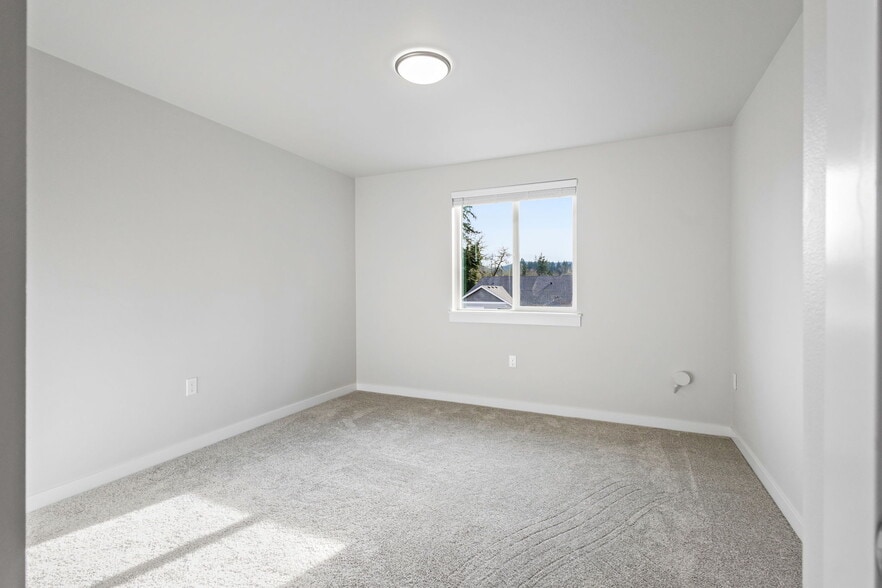 More Photos Of 3619 Green River Rd, Sweet Home Multifamily For Sale