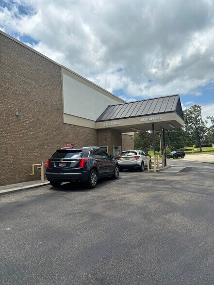 More Photos Of 10 Gilmer Ave, Tallassee Drugstore For Sale