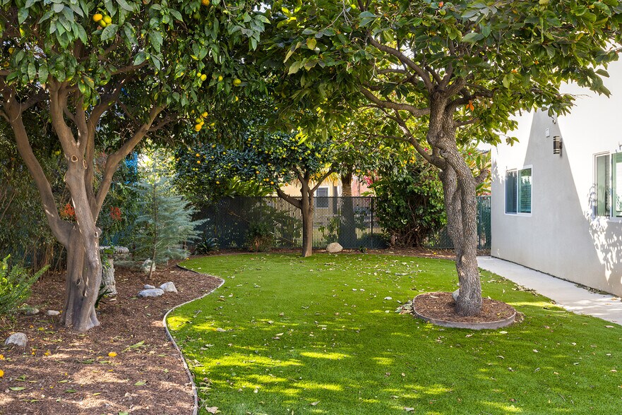 More Photos Of 2511 Purdue Ave, Los Angeles Multifamily For Sale