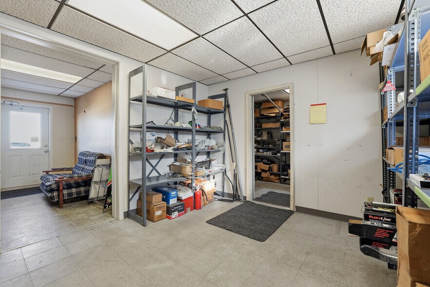 More Photos Of 5500 Prairie Dr, Plover Flex For Sale