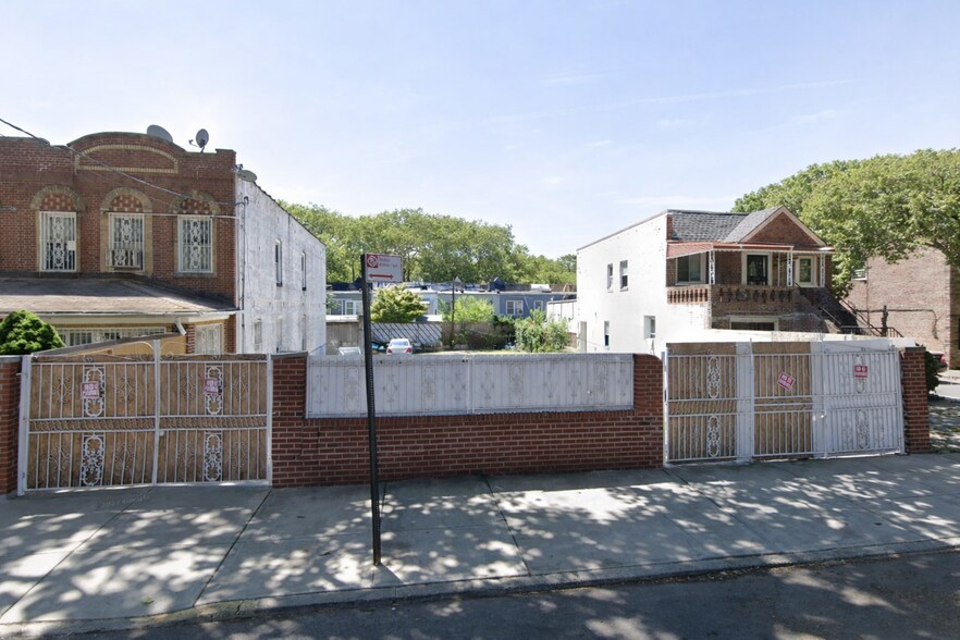 Primary Photo Of 1040 E 53rd St, Brooklyn Land For Lease