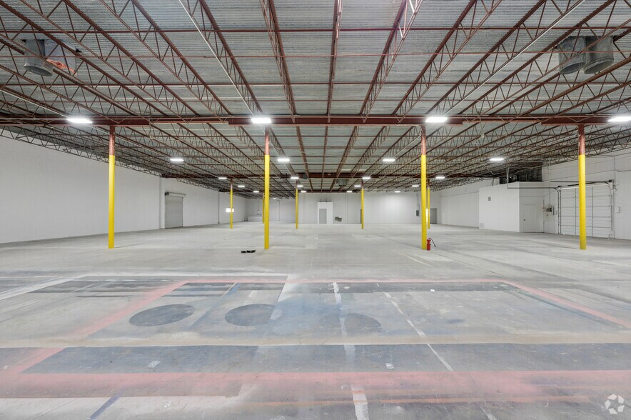 More Photos Of 3441 Halifax St, Dallas Unknown For Lease