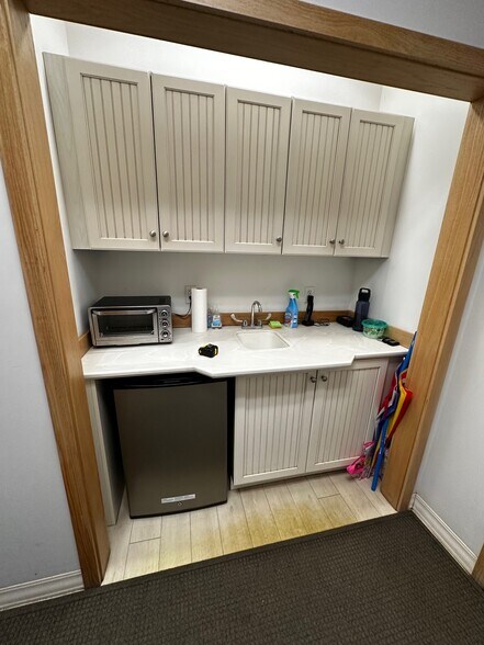 More Photos Of 119 E Grove St, Middleborough Auto Dealership For Sale