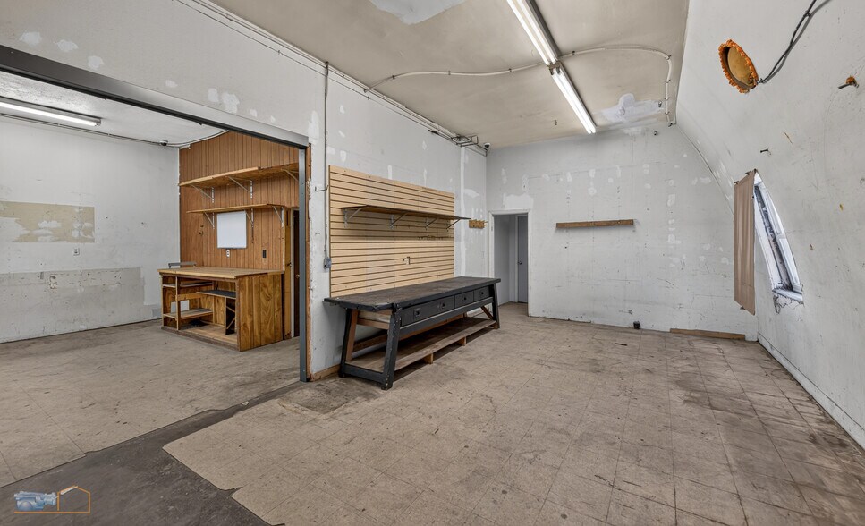 More Photos Of 2207-2209 9th St, Greeley Flex For Sale