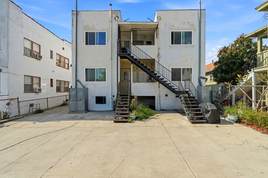 More Photos Of 318 Cornwell St, Los Angeles Apartments For Sale
