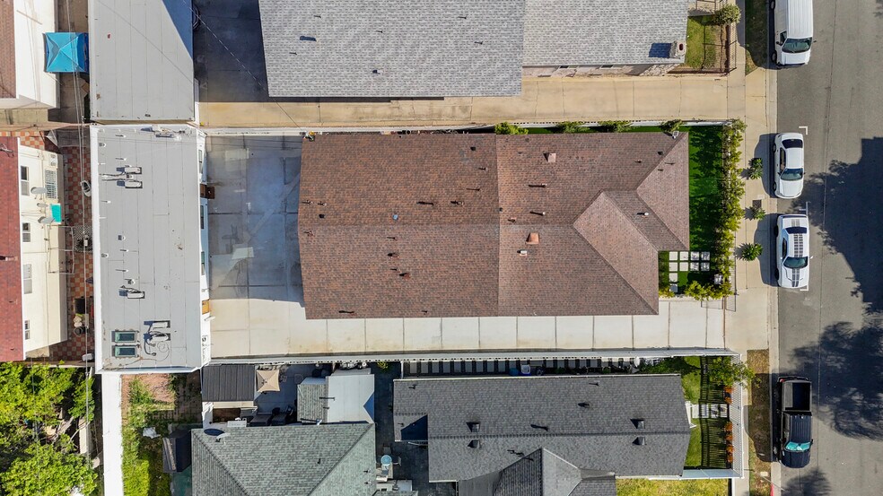 More Photos Of 12527 Cranbrook Ave, Hawthorne Apartments For Sale