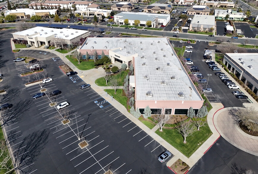 More Photos Of 7440 N Palm Ave, Fresno Office For Sale