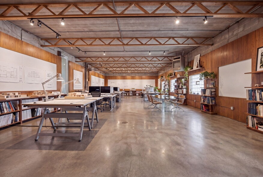More Photos Of 12820 Main St, Lemont Showroom For Sale