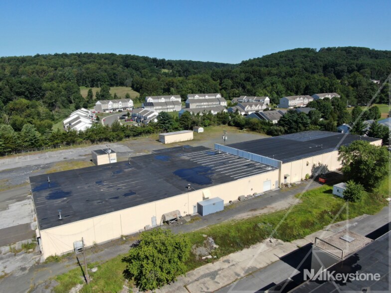 More Photos Of 20 N Front St, Bally Distribution For Sale