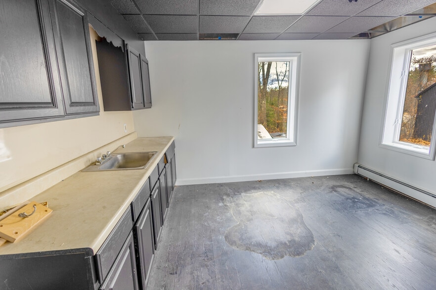 More Photos Of 642 Patriots Rd, Templeton Warehouse For Sale