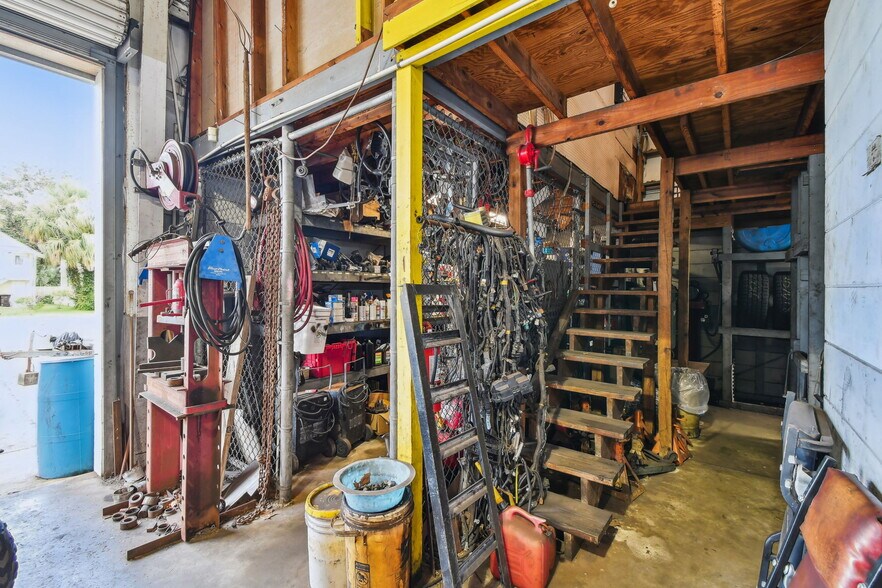 More Photos Of 2350 N Ponce De Leon Blvd, Saint Augustine Service Station For Sale