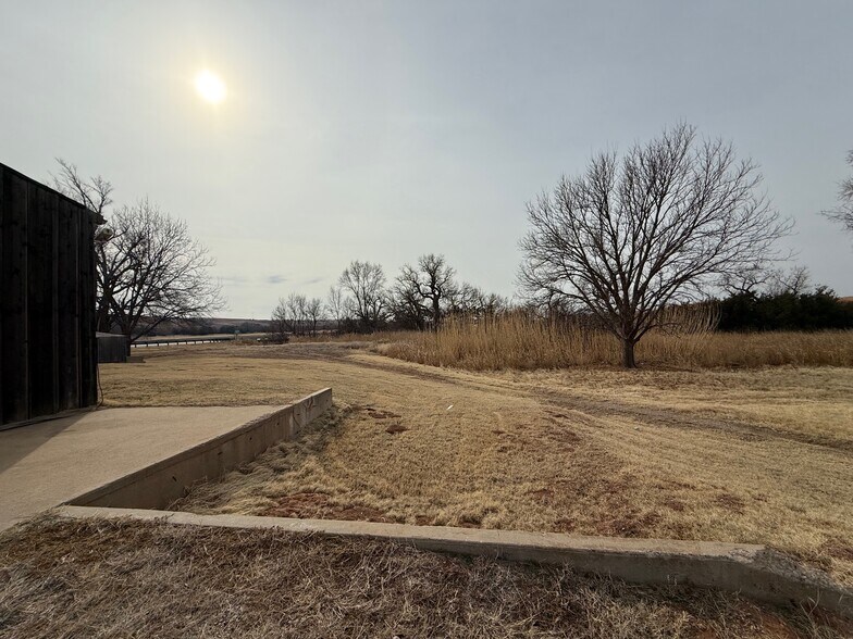 More Photos Of 27971 OK-50, Freedom Convenience Store For Sale