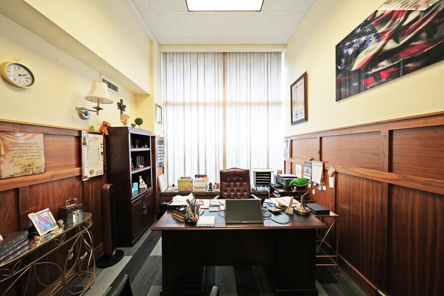 More Photos Of 30-34 N 3rd St, Yakima Office For Lease