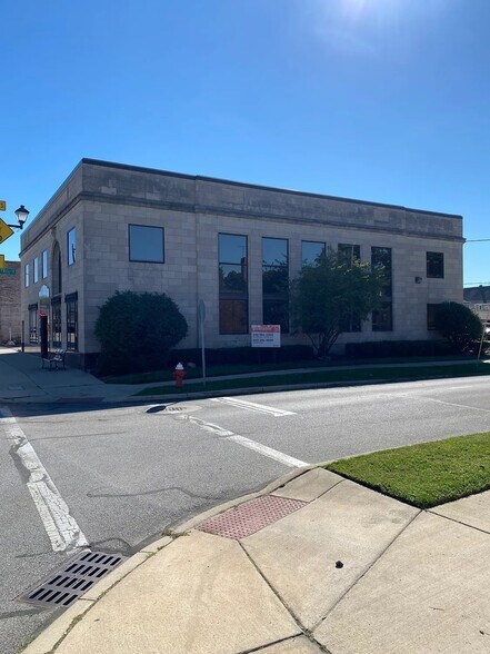 More Photos Of 1033 W Sylvania Ave, Toledo Bank For Lease