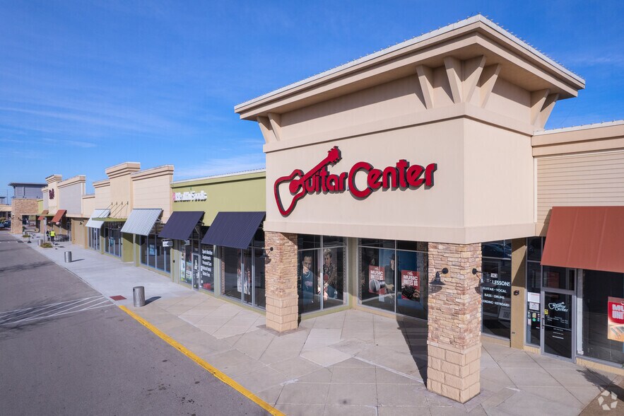 More Photos Of 113-295 Skokie Valley Rd, Highland Park Unknown For Lease
