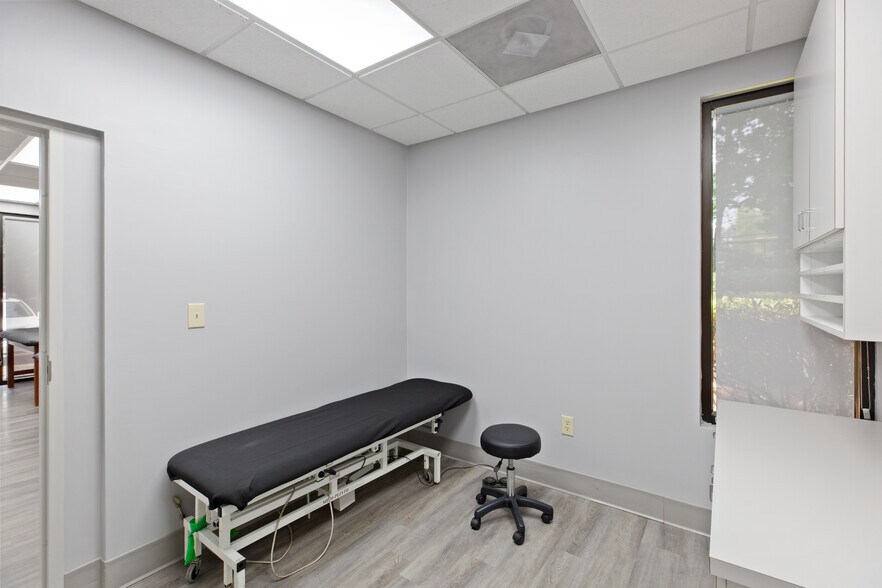 More Photos Of 324 Stevens Entry, Peachtree City Medical For Lease