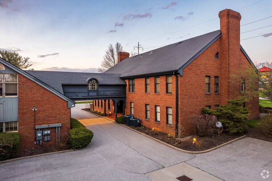 More Photos Of 4051 Whipple Ave NW, North Canton Coworking Space