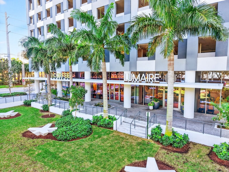 More Photos Of 201 Clearwater Dr, West Palm Beach Apartments For Lease