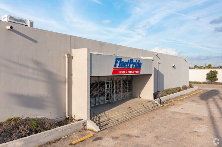 Primary Photo Of 9133-9139 Wallisville Rd, Houston Manufacturing For Lease