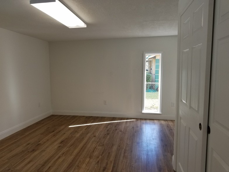 More Photos Of 109 E Robertson St, Brandon Medical For Sale